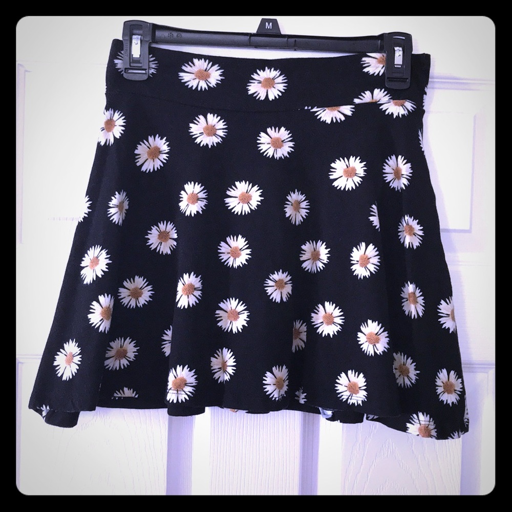 Full Tilt Floral Daisy Skirt Size Medium M